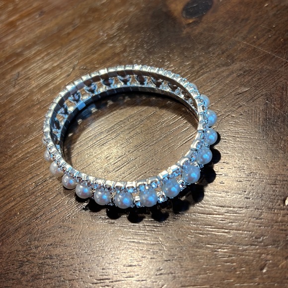 Diamond and pearl bracelet - Picture 2 of 2